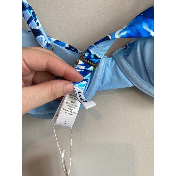 NWT Andie Swim The Bermuda Top In Bluf Blue Floral Size Small - Picture 6 of 8